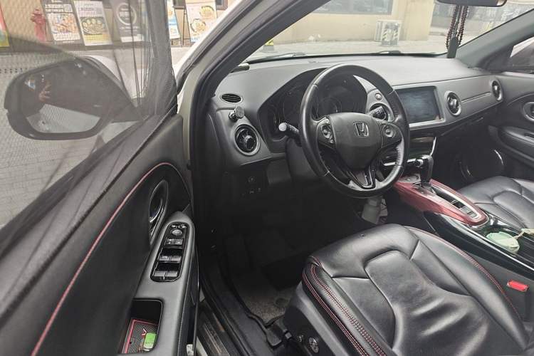 Used Honda XR-V 2015 1.8L VTi CVT Luxury Edition Driver Seat
