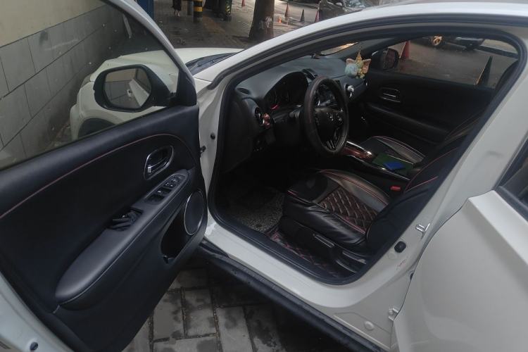 Used Honda XR-V 2015 1.8L VTi CVT Luxury Edition Driver Seat