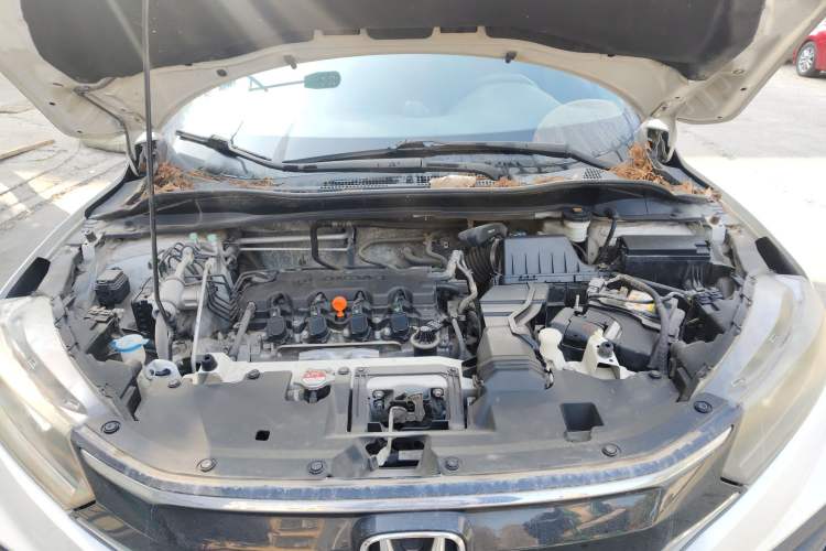 Used Honda XR-V 2015 1.8L EXi Manual Comfort Edition Engine Bay
