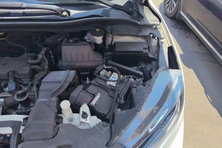 Used Honda XR-V 2015 1.8L VTi CVT Luxury Edition Engine Bay Left