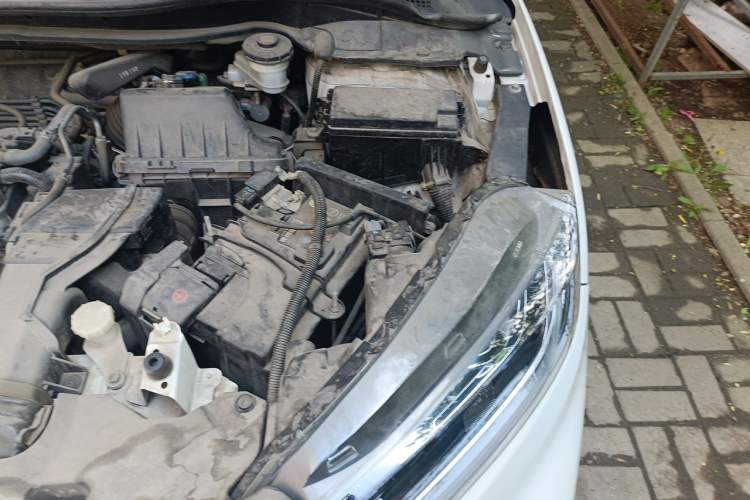 Used Honda XR-V 2015 1.8L VTi CVT Luxury Edition Engine Bay Left