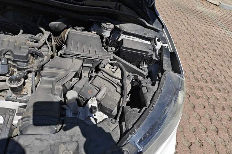 Used Honda XR-V 2015 1.8L VTi CVT Luxury Edition Engine Bay Left