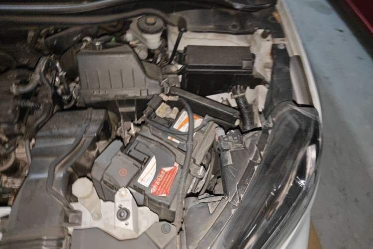 Used Honda XR-V 2015 1.8L VTi CVT Luxury Edition Engine Bay Left