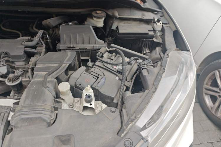 Used Honda XR-V 2015 1.8L VTi CVT Luxury Edition Engine Bay Left