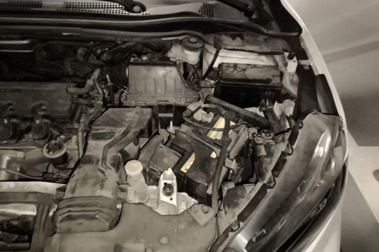 Used Honda XR-V 2015 1.8L VTi CVT Luxury Edition Engine Bay Left