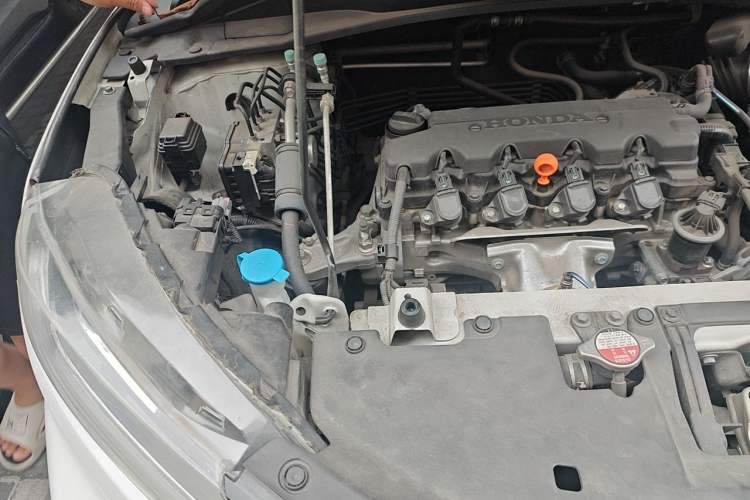 Used Honda XR-V 2015 1.8L VTi CVT Luxury Edition Engine Bay Right