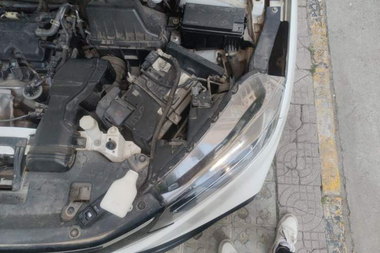 Used Honda XR-V 2015 1.8L EXi CVT Comfort Version Engine Bay Right