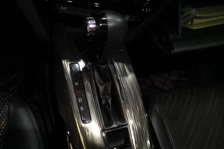 Used Honda XR-V 2015 1.8L EXi CVT Comfort Version Gear Lever