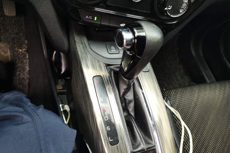 Used Honda XR-V 2015 1.8L EXi CVT Comfort Version Gear Lever
