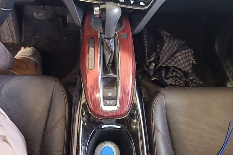 Used Honda XR-V 2015 1.8L VTi CVT Luxury Edition Gear Lever