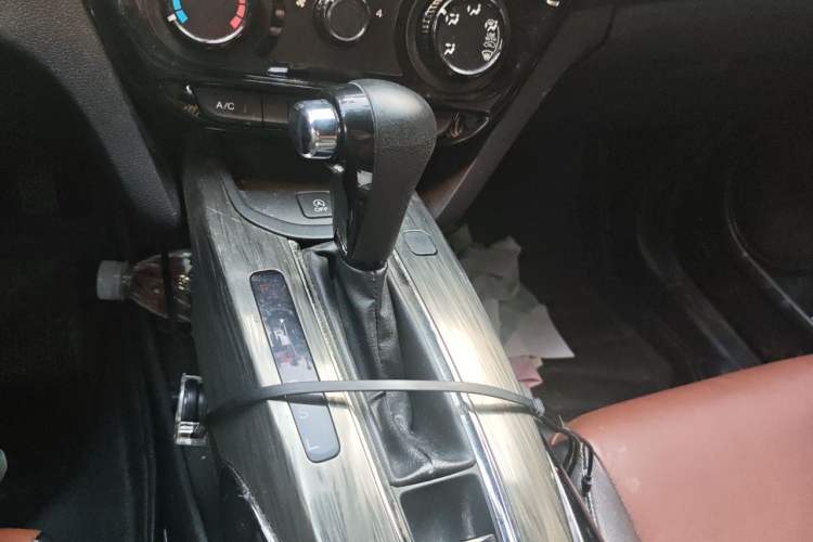 Used Honda XR-V 2015 1.8L EXi CVT Comfort Version Gear Lever