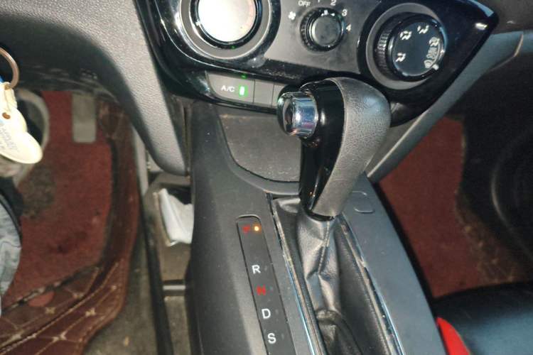 Used Honda XR-V 2015 1.5L LXi CVT Classic Edition Gear Lever