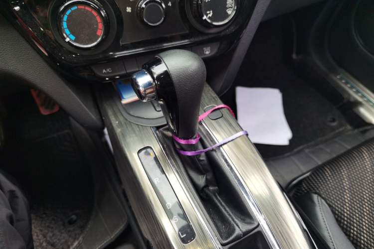 Used Honda XR-V 2015 1.8L EXi CVT Comfort Version Gear Lever