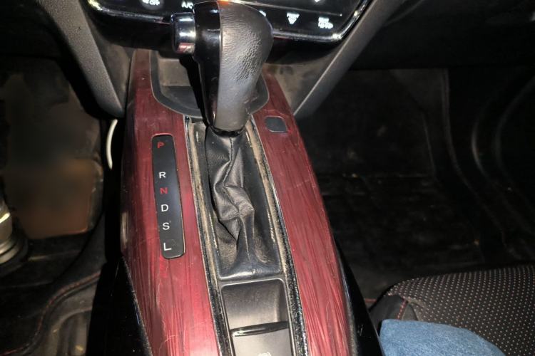 Used Honda XR-V 2015 1.8L VTi CVT Luxury Edition Gear Lever