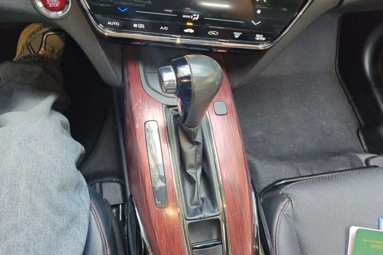 Used Honda XR-V 2015 1.8L VTi CVT Luxury Edition Gear Lever