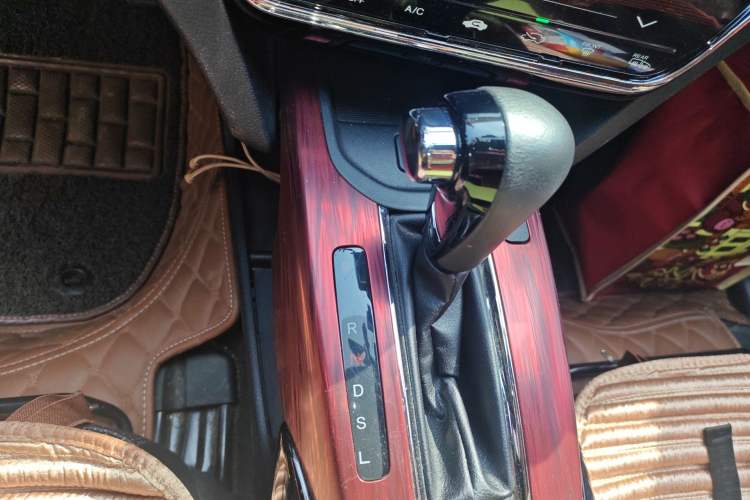 Used Honda XR-V 2015 1.8L VTi CVT Luxury Edition Gear Lever