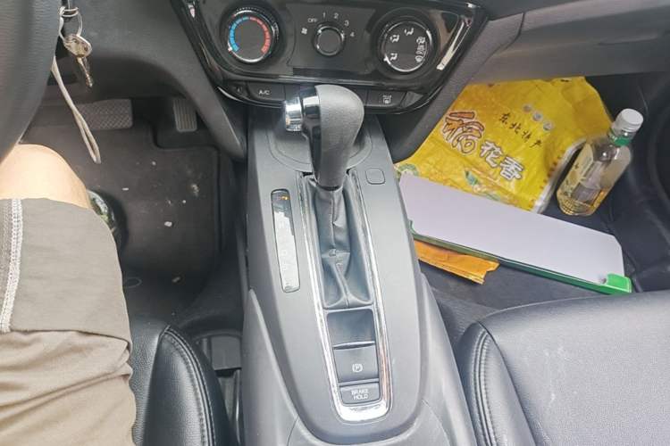 Used Honda XR-V 2015 1.5L LXi CVT Classic Edition Gear Lever