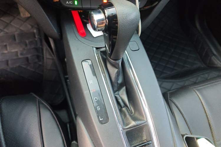 Used Honda XR-V 2015 1.5L LXi CVT Classic Edition Gear Lever