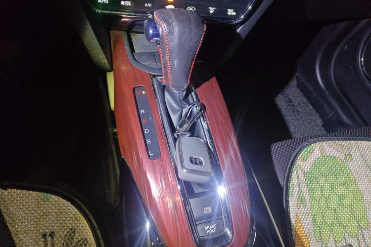 Used Honda XR-V 2015 1.8L VTi CVT Luxury Edition Gear Lever