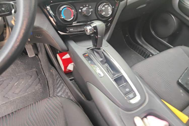 Used Honda XR-V 2015 1.5L LXi CVT Classic Edition Gear Lever