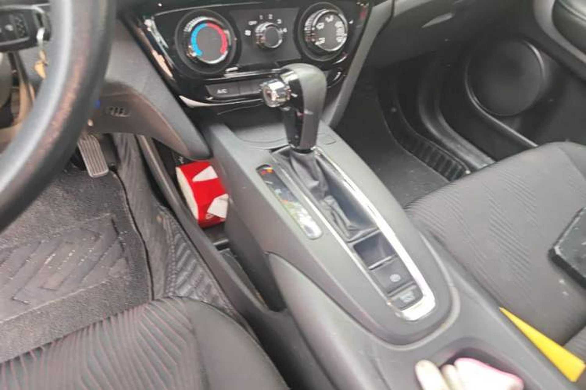 Used Honda XR-V 2015 1.5L LXi CVT Classic Edition Gear Lever