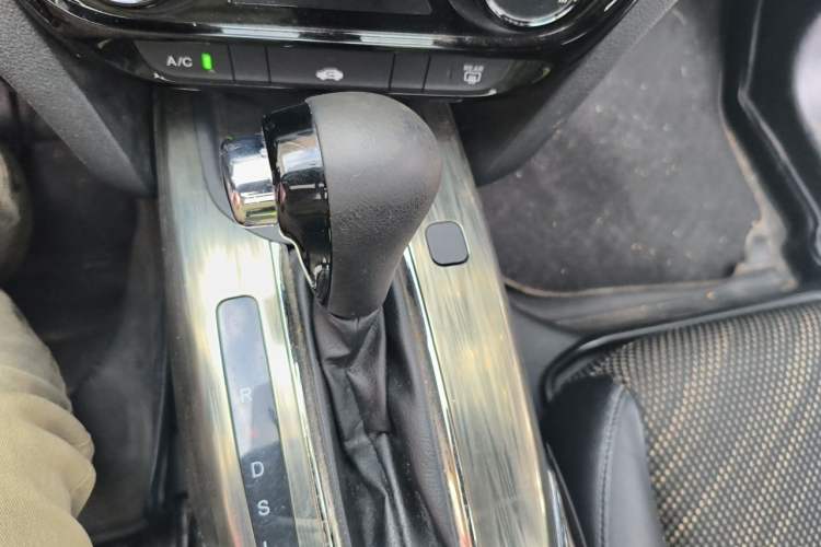 Used Honda XR-V 2015 1.8L EXi CVT Comfort Version Gear Lever