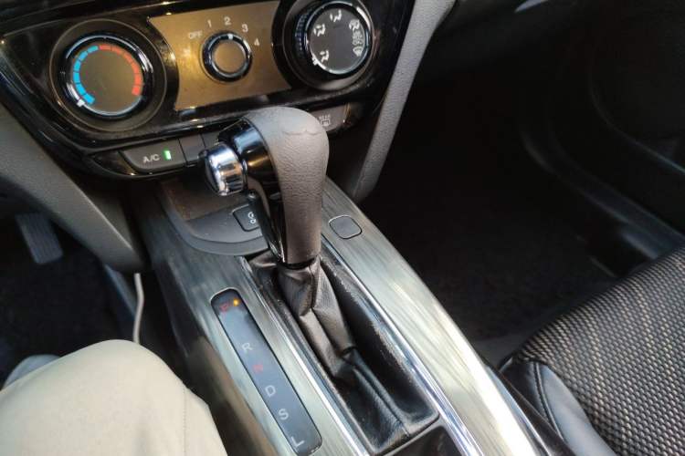 Used Honda XR-V 2015 1.8L EXi CVT Comfort Version Gear Lever