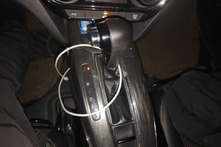 Used Honda XR-V 2015 1.8L EXi CVT Comfort Version Gear Lever