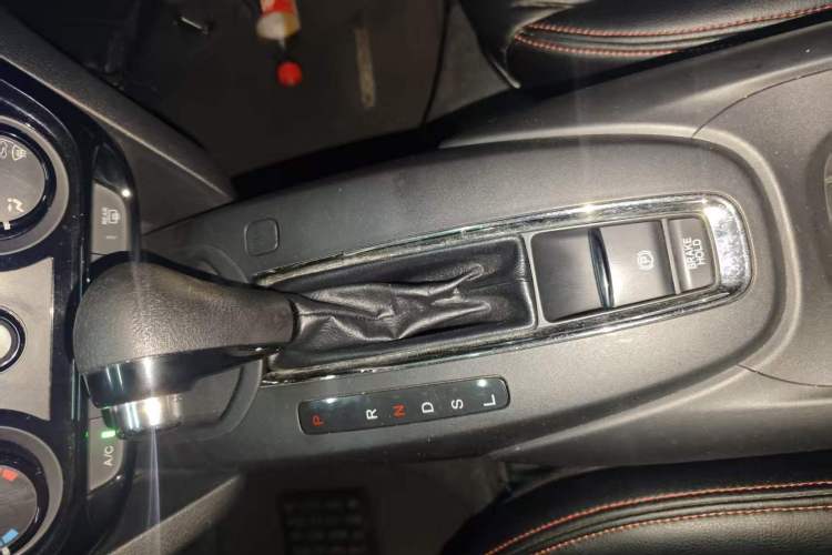 Used Honda XR-V 2015 1.5L LXi CVT Classic Edition Gear Lever
