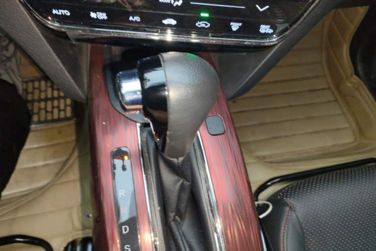 Used Honda XR-V 2015 1.8L VTi CVT Luxury Edition Gear Lever