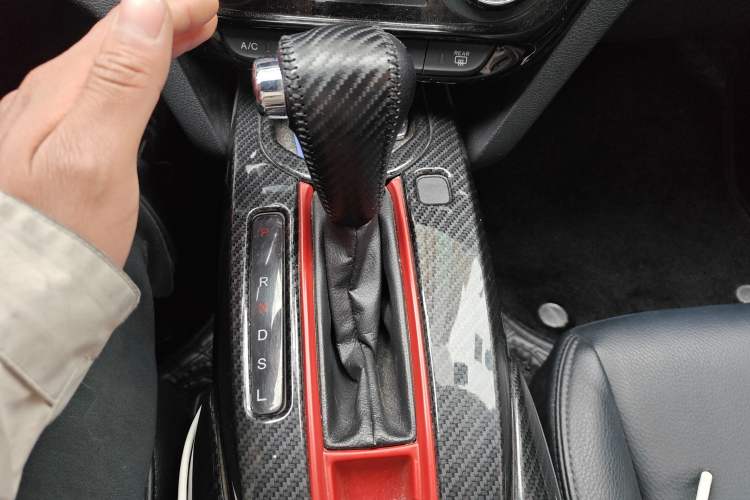 Used Honda XR-V 2015 1.5L LXi CVT Classic Edition Gear Lever