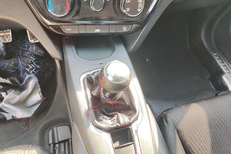 Used Honda XR-V 2015 1.5L LXi Manual Classic Edition Gear Lever