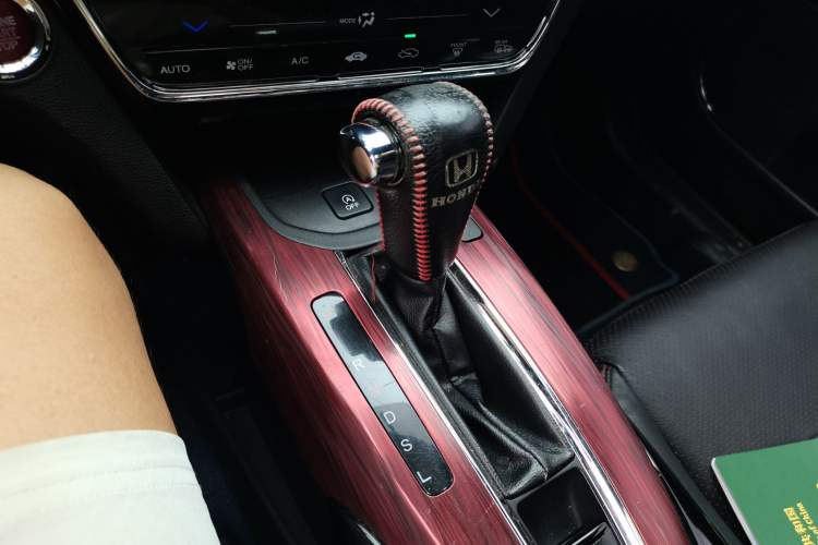 Used Honda XR-V 2015 1.8L VTi CVT Luxury Edition Gear Lever