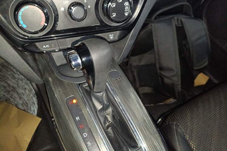 Used Honda XR-V 2015 1.8L EXi CVT Comfort Version Gear Lever