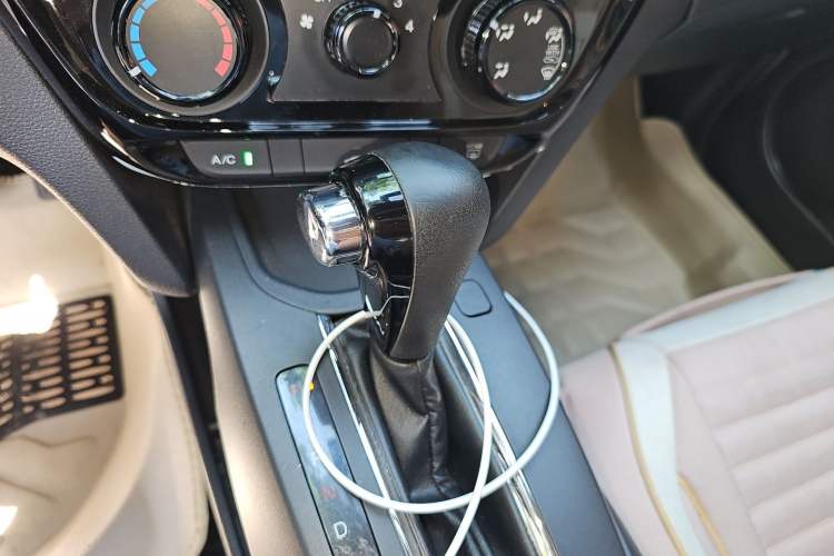 Used Honda XR-V 2015 1.5L LXi CVT Classic Edition Gear Lever