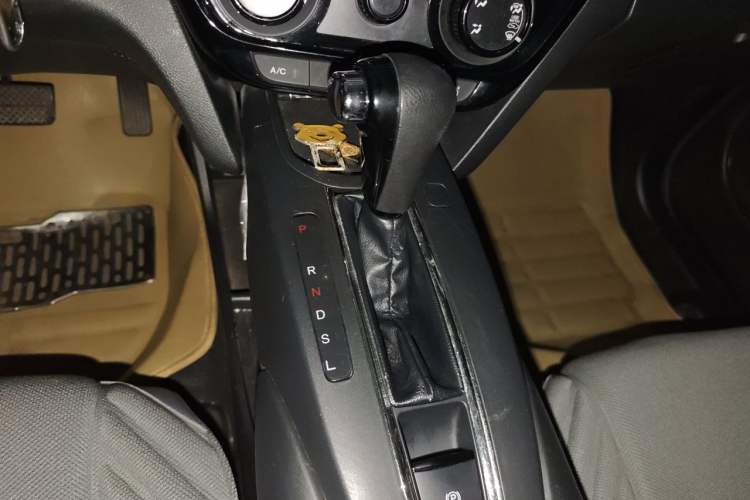 Used Honda XR-V 2015 1.5L LXi CVT Classic Edition Gear Lever