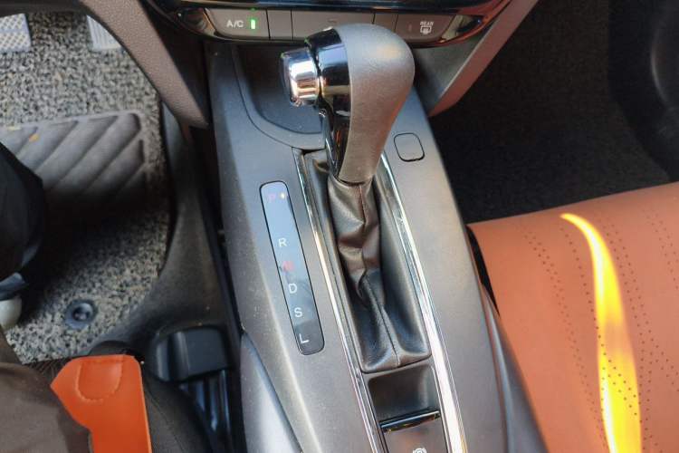 Used Honda XR-V 2015 1.5L LXi CVT Classic Edition Gear Lever