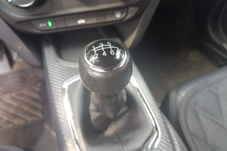 Used Honda XR-V 2015 1.5L LXi Manual Classic Edition Gear Lever