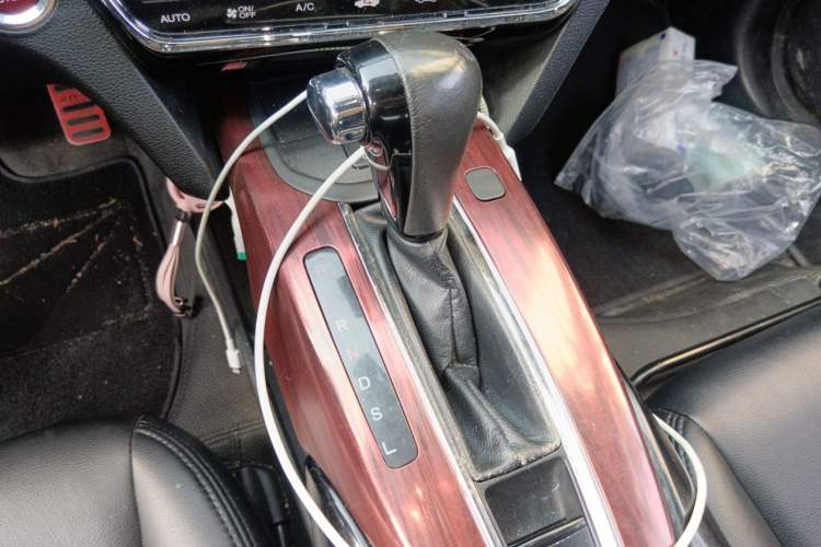 Used Honda XR-V 2015 1.8L VTi CVT Luxury Edition Gear Lever