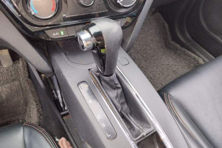 Used Honda XR-V 2015 1.5L LXi CVT Classic Edition Gear Lever