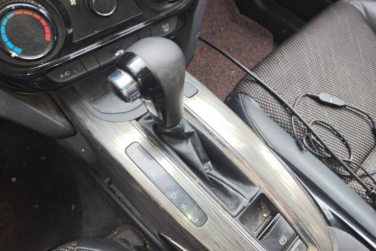Used Honda XR-V 2015 1.8L EXi CVT Comfort Version Gear Lever