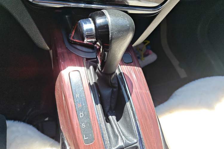 Used Honda XR-V 2015 1.8L VTi CVT Luxury Edition Gear Lever