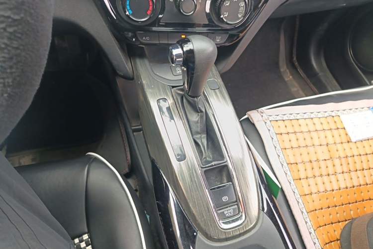 Used Honda XR-V 2015 1.8L EXi CVT Comfort Version Gear Lever