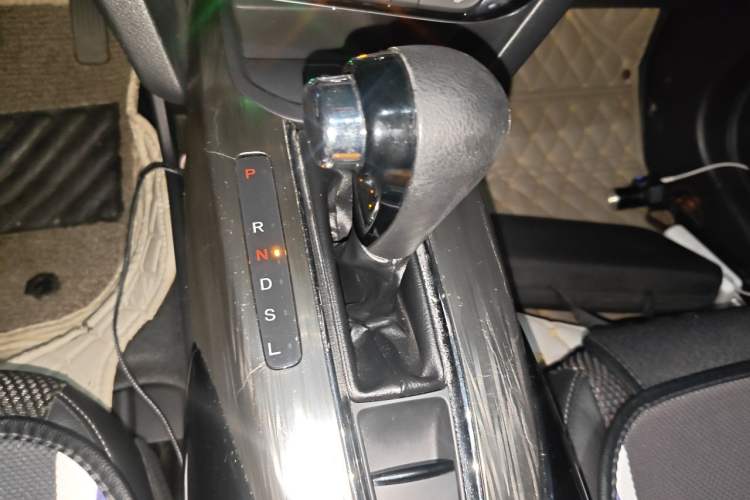 Used Honda XR-V 2015 1.8L EXi CVT Comfort Version Gear Lever