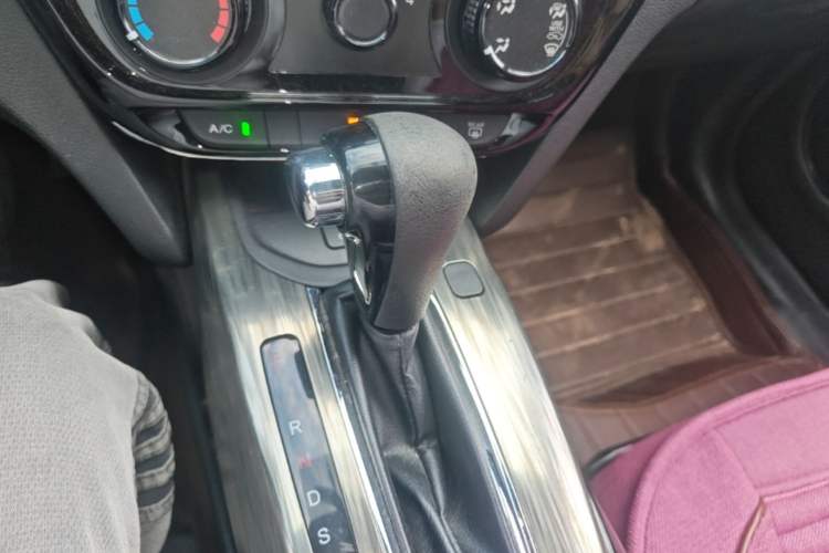Used Honda XR-V 2015 1.8L EXi CVT Comfort Version Gear Lever