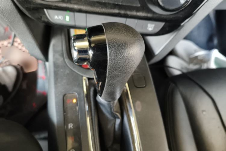 Used Honda XR-V 2015 1.5L LXi CVT Classic Edition Gear Lever