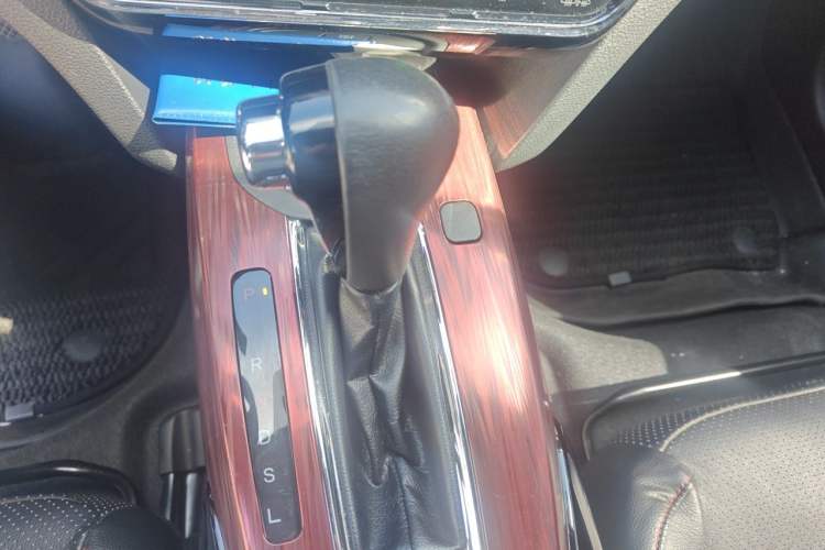Used Honda XR-V 2015 1.8L VTi CVT Luxury Edition Gear Lever