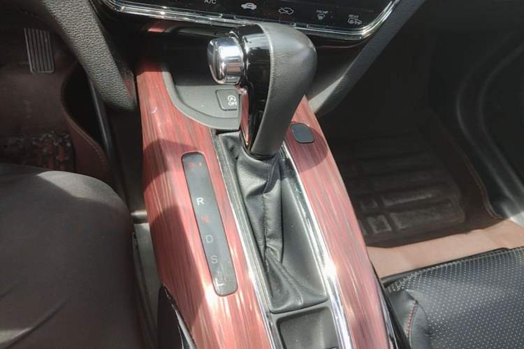 Used Honda XR-V 2015 1.8L VTi CVT Luxury Edition Gear Lever
