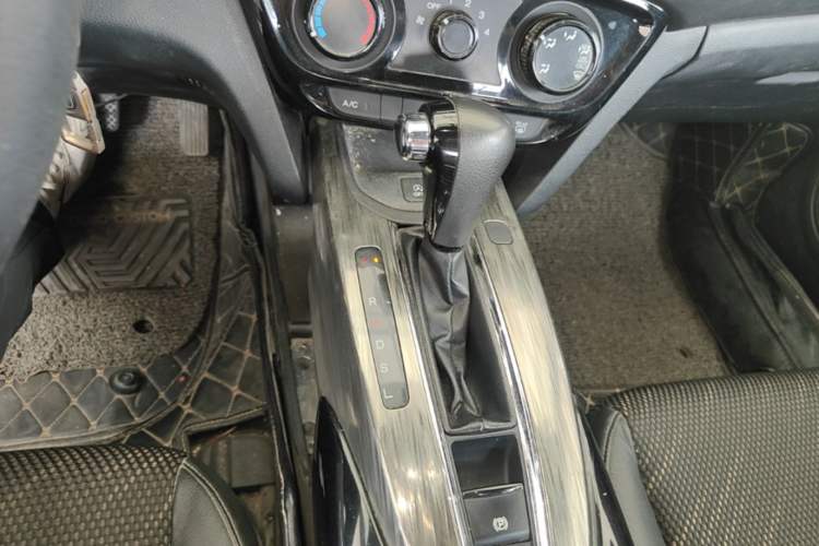 Used Honda XR-V 2015 1.8L EXi CVT Comfort Version Gear Lever
