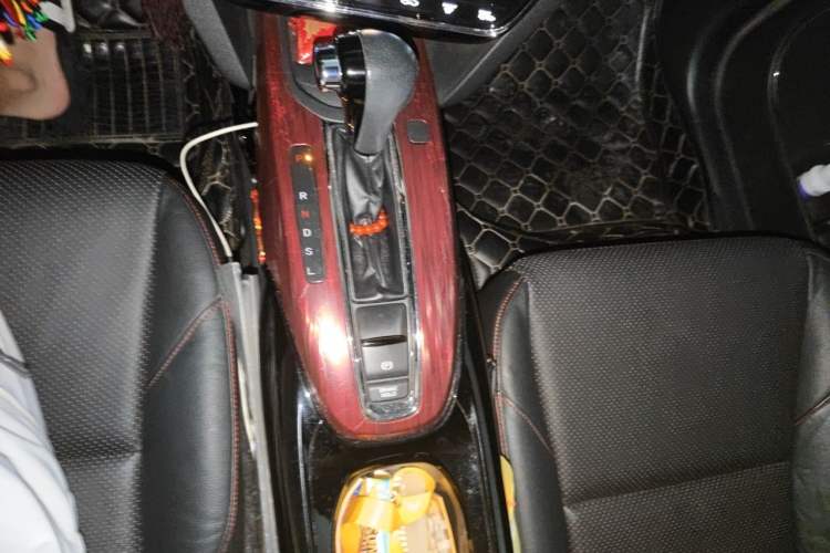 Used Honda XR-V 2015 1.8L VTi CVT Luxury Edition Gear Lever